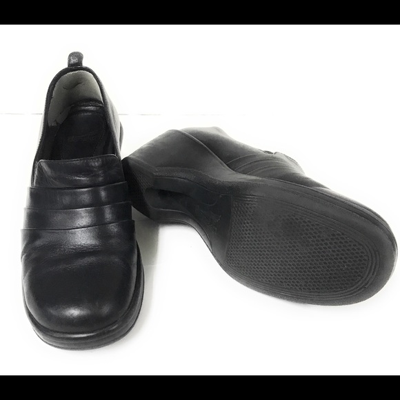 Women’s Dansko Slip On Shoes Size 38 (8) EUC - Picture 3 of 4